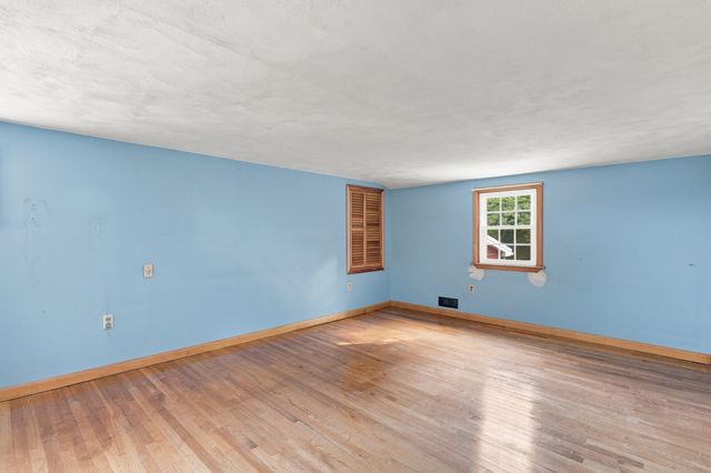 200 Hockanum Rd, Hadley, MA 01035