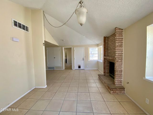 823 Montera Road, El Paso, TX 79907