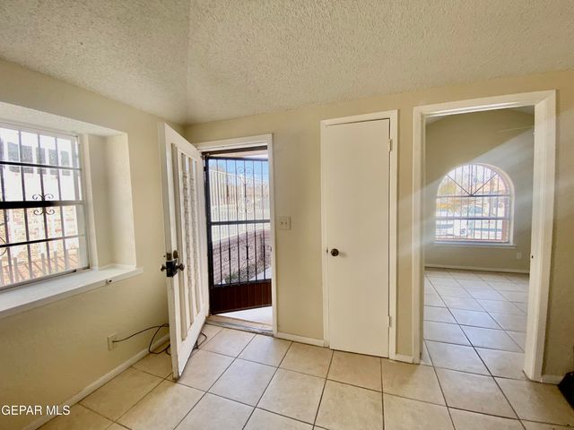 823 Montera Road, El Paso, TX 79907