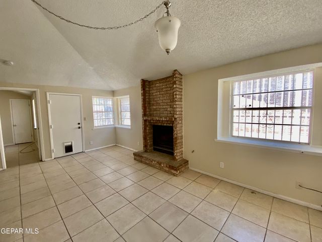 823 Montera Road, El Paso, TX 79907