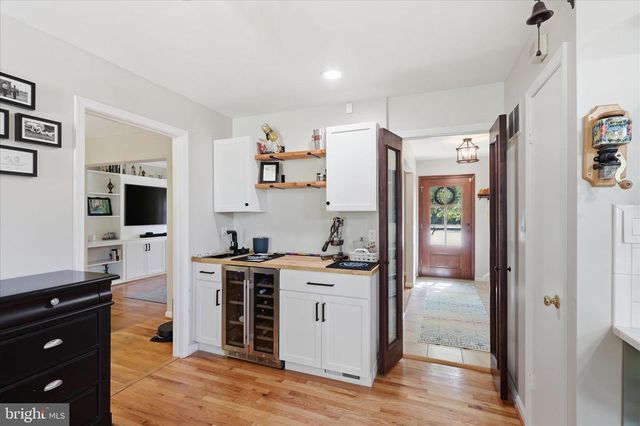 8604 RIVERSIDE RD, Alexandria, VA 22308