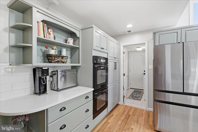 8604 RIVERSIDE RD, Alexandria, VA 22308