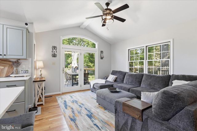8604 RIVERSIDE RD, Alexandria, VA 22308