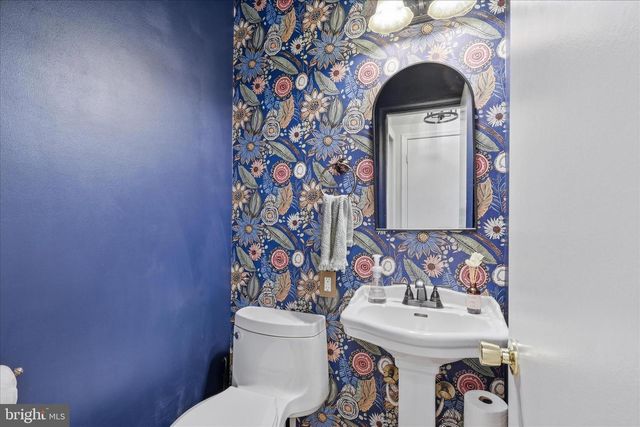 8604 RIVERSIDE RD, Alexandria, VA 22308