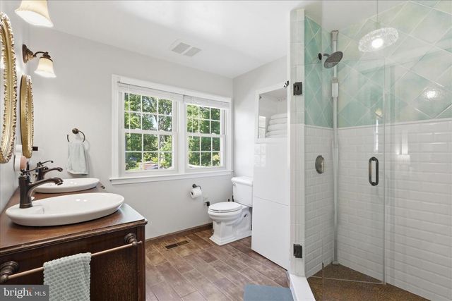 8604 RIVERSIDE RD, Alexandria, VA 22308