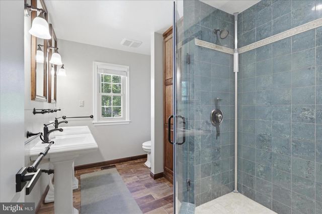 8604 RIVERSIDE RD, Alexandria, VA 22308