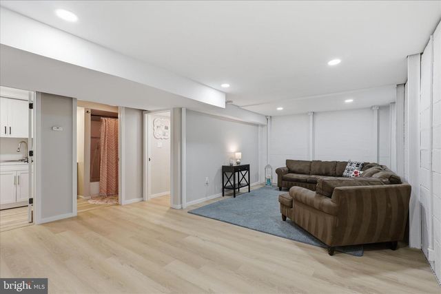 8604 RIVERSIDE RD, Alexandria, VA 22308