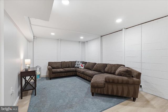 8604 RIVERSIDE RD, Alexandria, VA 22308