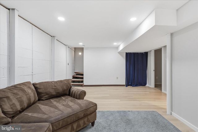8604 RIVERSIDE RD, Alexandria, VA 22308