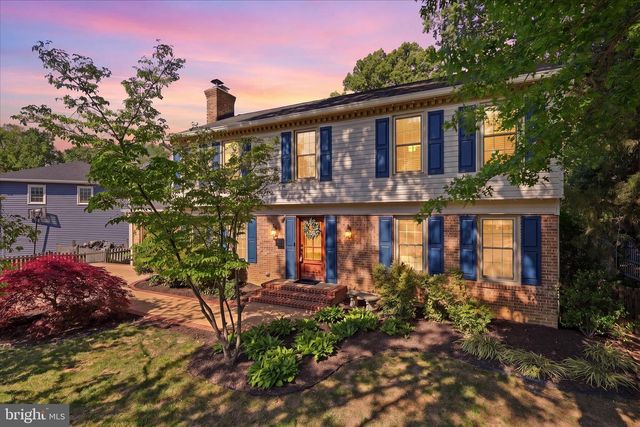 8604 RIVERSIDE RD, Alexandria, VA 22308