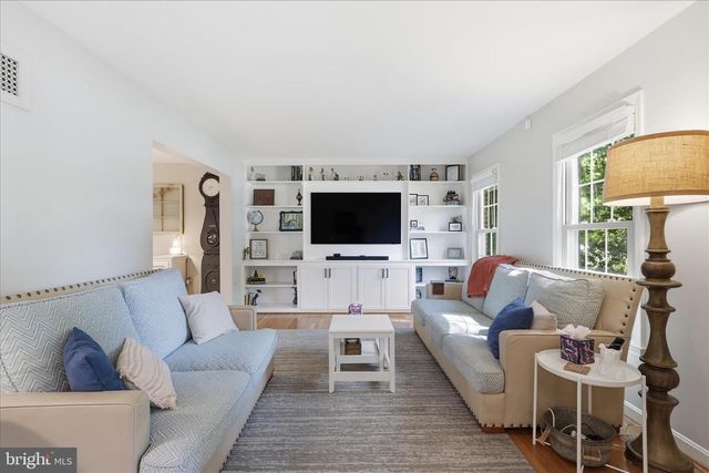 8604 RIVERSIDE RD, Alexandria, VA 22308