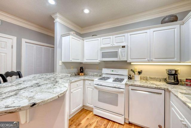 112 Glen Eagle Court D202, Clayton, GA 30525