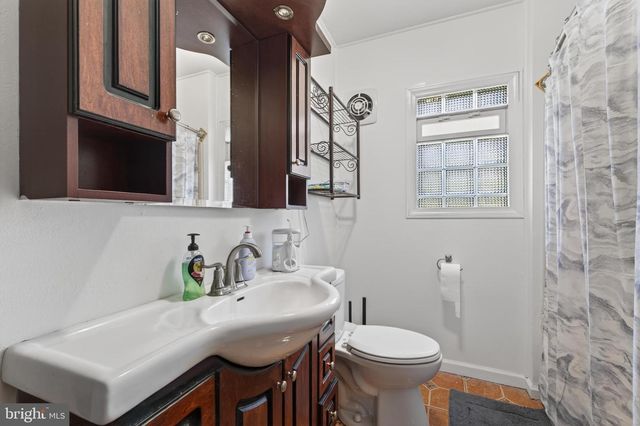 703 OLD HARMONY RD, Newark, DE 19711