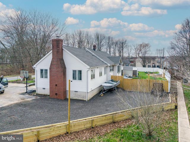 703 OLD HARMONY RD, Newark, DE 19711