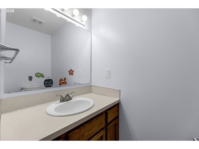 5417 Ne 56TH St, Vancouver, WA 98661