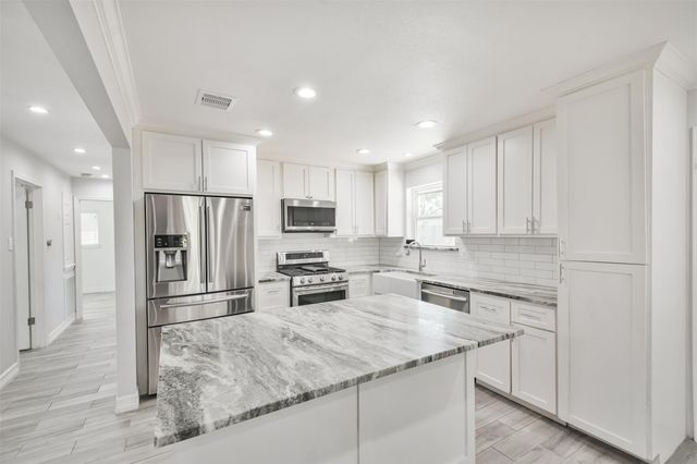 7623 Yellow Pine Drive, Houston, TX 77040