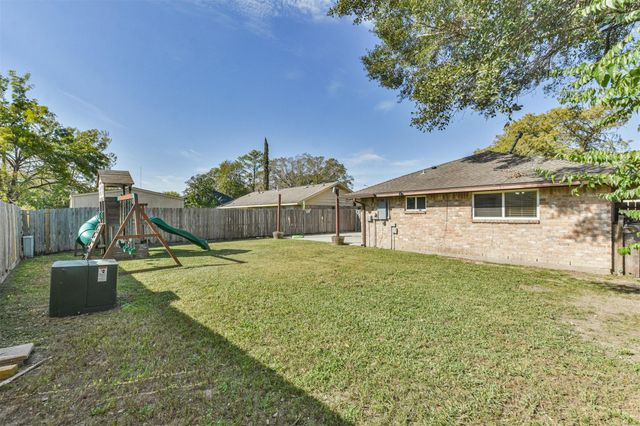 7623 Yellow Pine Drive, Houston, TX 77040