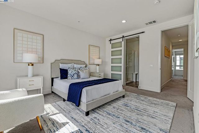 2133 Main St 102, Alameda, CA 94501