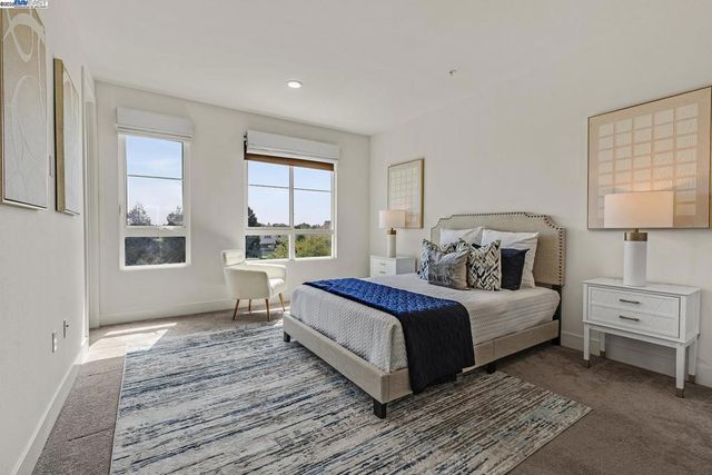 2133 Main St 102, Alameda, CA 94501