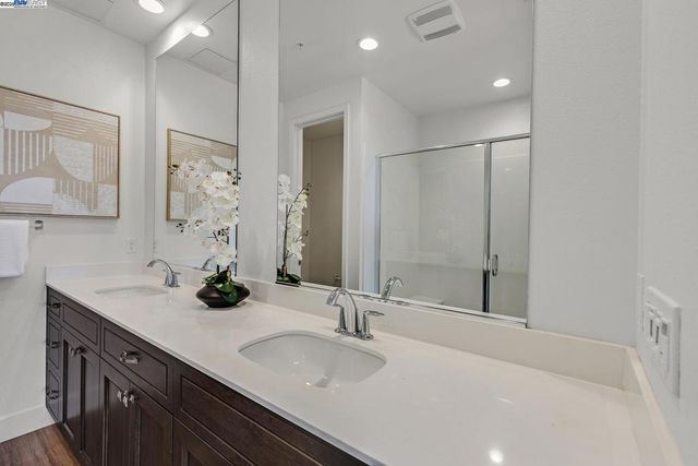 2133 Main St 102, Alameda, CA 94501
