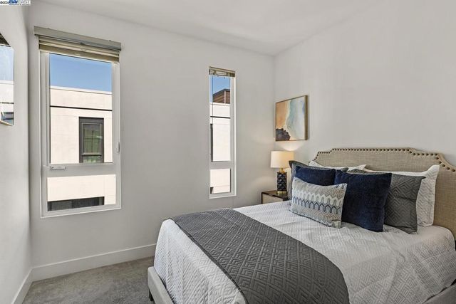 2133 Main St 102, Alameda, CA 94501