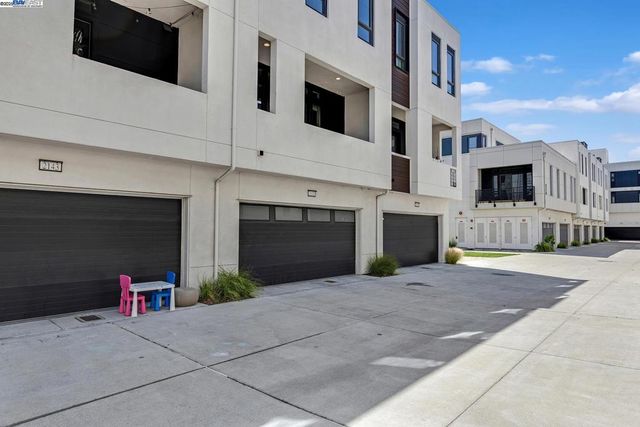 2133 Main St 102, Alameda, CA 94501