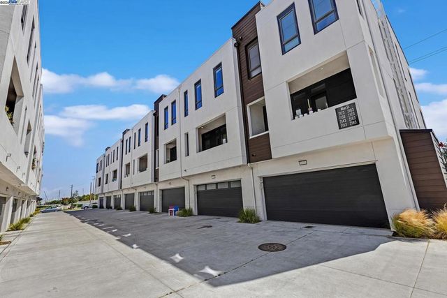 2133 Main St 102, Alameda, CA 94501