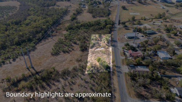 1104 E Martin Luther King Jr BLVD, Taylor, TX 76574