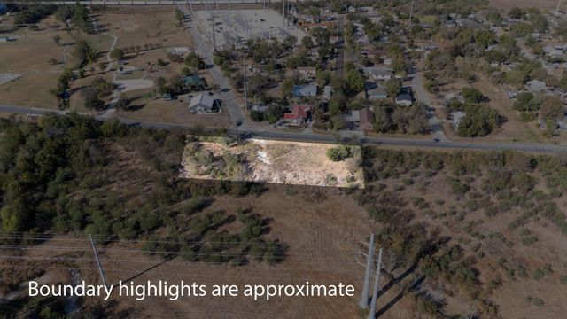 1104 E Martin Luther King Jr BLVD, Taylor, TX 76574