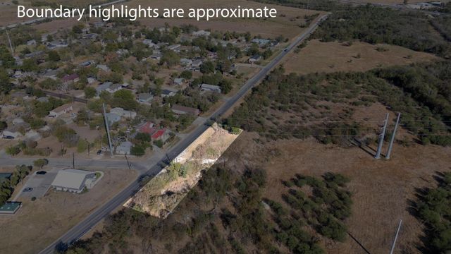 1104 E Martin Luther King Jr BLVD, Taylor, TX 76574