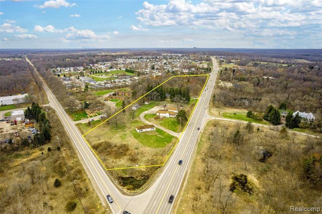 10655 Dixie Highway, Davisburg, MI 48350