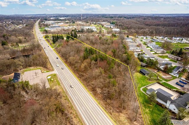 10655 Dixie Highway, Davisburg, MI 48350