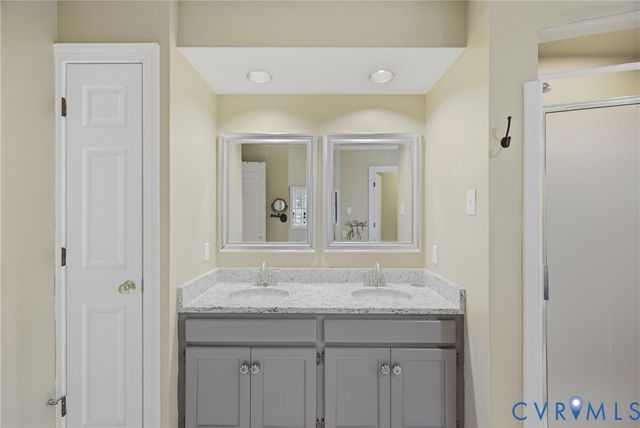 13401 Shelbourne Dr, Henrico, VA 23233