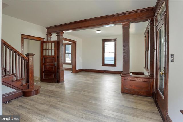 421 W SIMPSON ST, Mechanicsburg, PA 17055