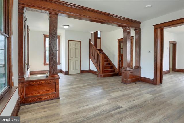 421 W SIMPSON ST, Mechanicsburg, PA 17055