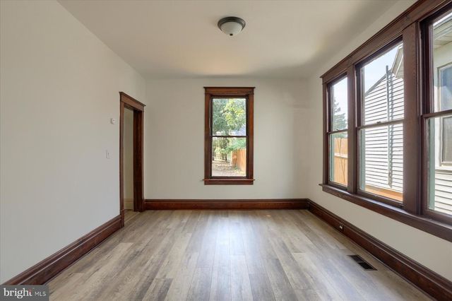 421 W SIMPSON ST, Mechanicsburg, PA 17055