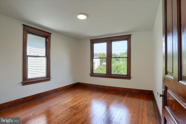 421 W SIMPSON ST, Mechanicsburg, PA 17055