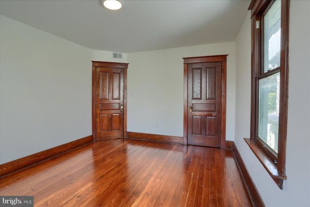 421 W SIMPSON ST, Mechanicsburg, PA 17055
