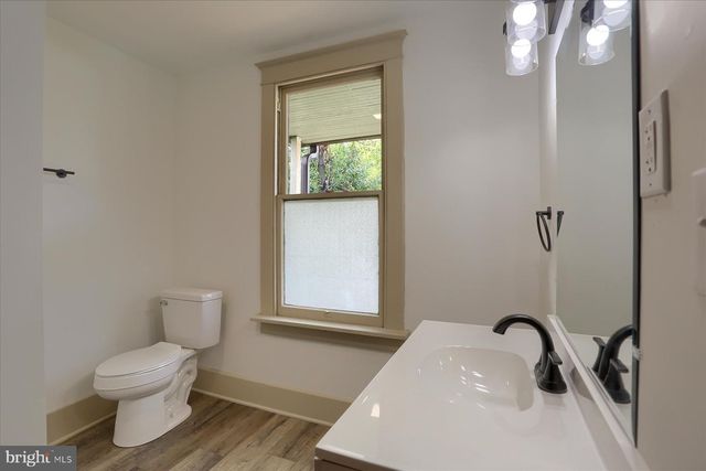 421 W SIMPSON ST, Mechanicsburg, PA 17055