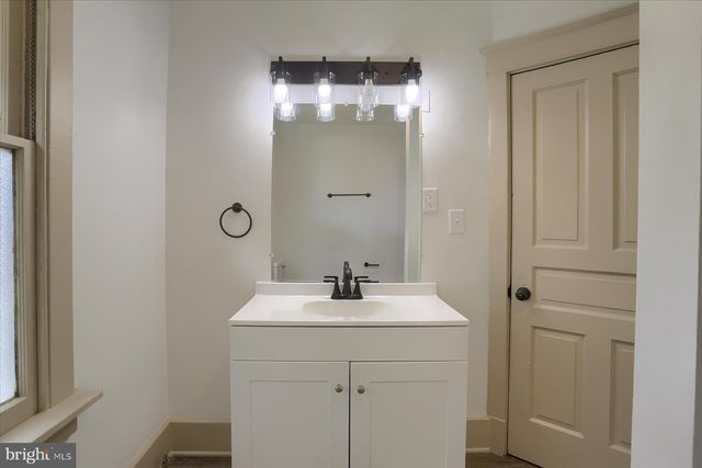 421 W SIMPSON ST, Mechanicsburg, PA 17055