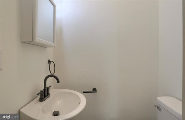 421 W SIMPSON ST, Mechanicsburg, PA 17055