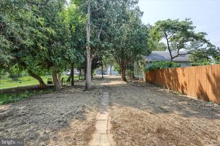 421 W SIMPSON ST, Mechanicsburg, PA 17055
