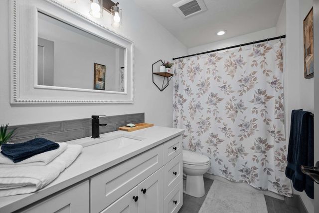 5902 S LOCHSA Ln, Spokane, WA 99206
