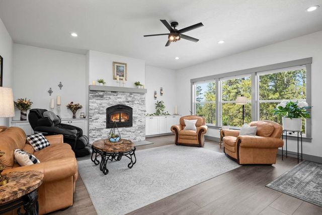 5902 S LOCHSA Ln, Spokane, WA 99206
