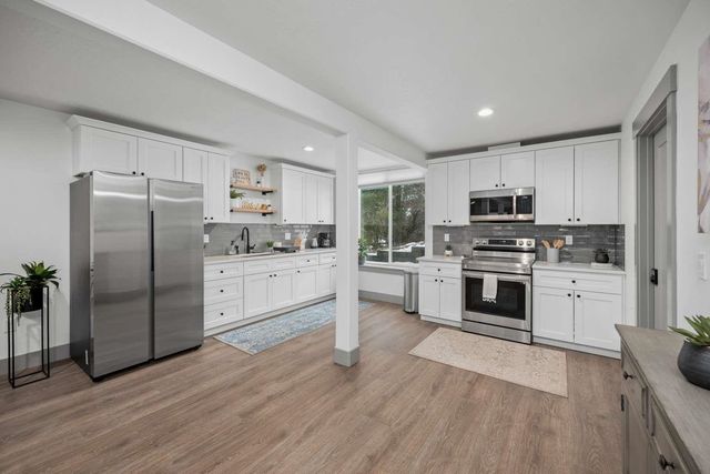 5902 S LOCHSA Ln, Spokane, WA 99206