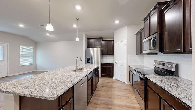 404 Creekfall RD, Burnet, TX 78611