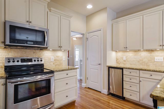 226 THOROUGHBRED LANE, Alabaster, AL 35007