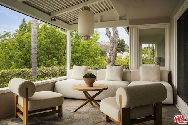 2439 Creston Way, Los Angeles, CA 90068