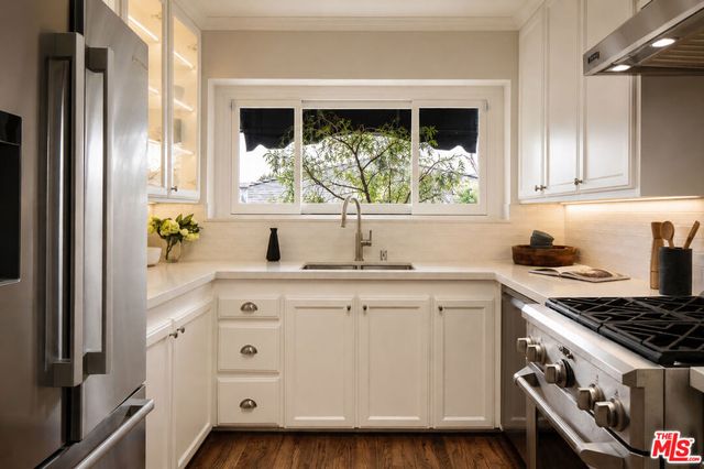 2439 Creston Way, Los Angeles, CA 90068