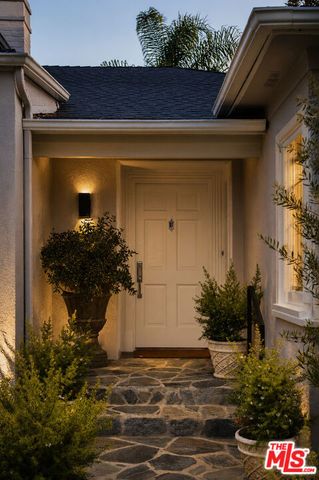 2439 Creston Way, Los Angeles, CA 90068